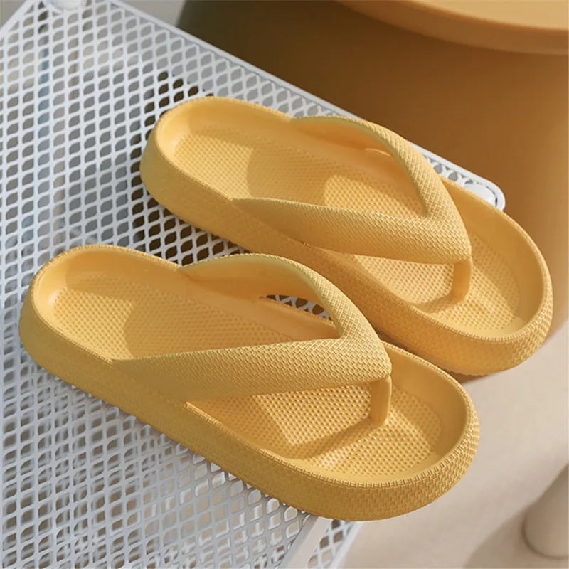 Soft Sole Platform Flip Flops Women 2025 Summer Beach Non Slip Cloud Slippers Woman Thick Sole Clip Toe Bathroom Slides Sandals